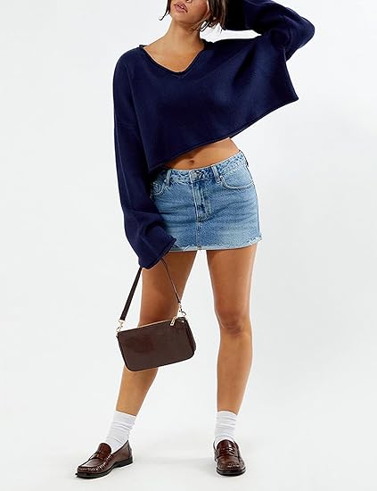 Women's Cashmere Lightweight V-Neck Cropped Sweater - Image 4