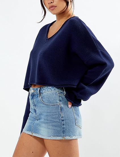 Women's Cashmere Lightweight V-Neck Cropped Sweater - Image 3